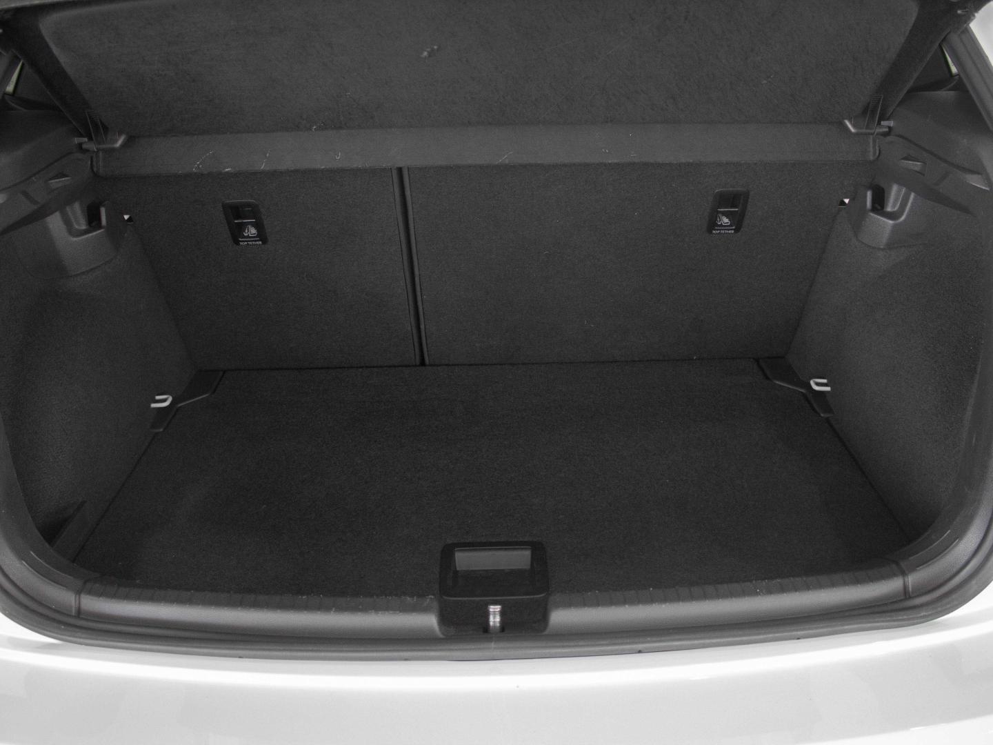 Volkswagen Polo R-LINE MY23 1.0 TSI 70 KW (95 CV) 5 VEL.