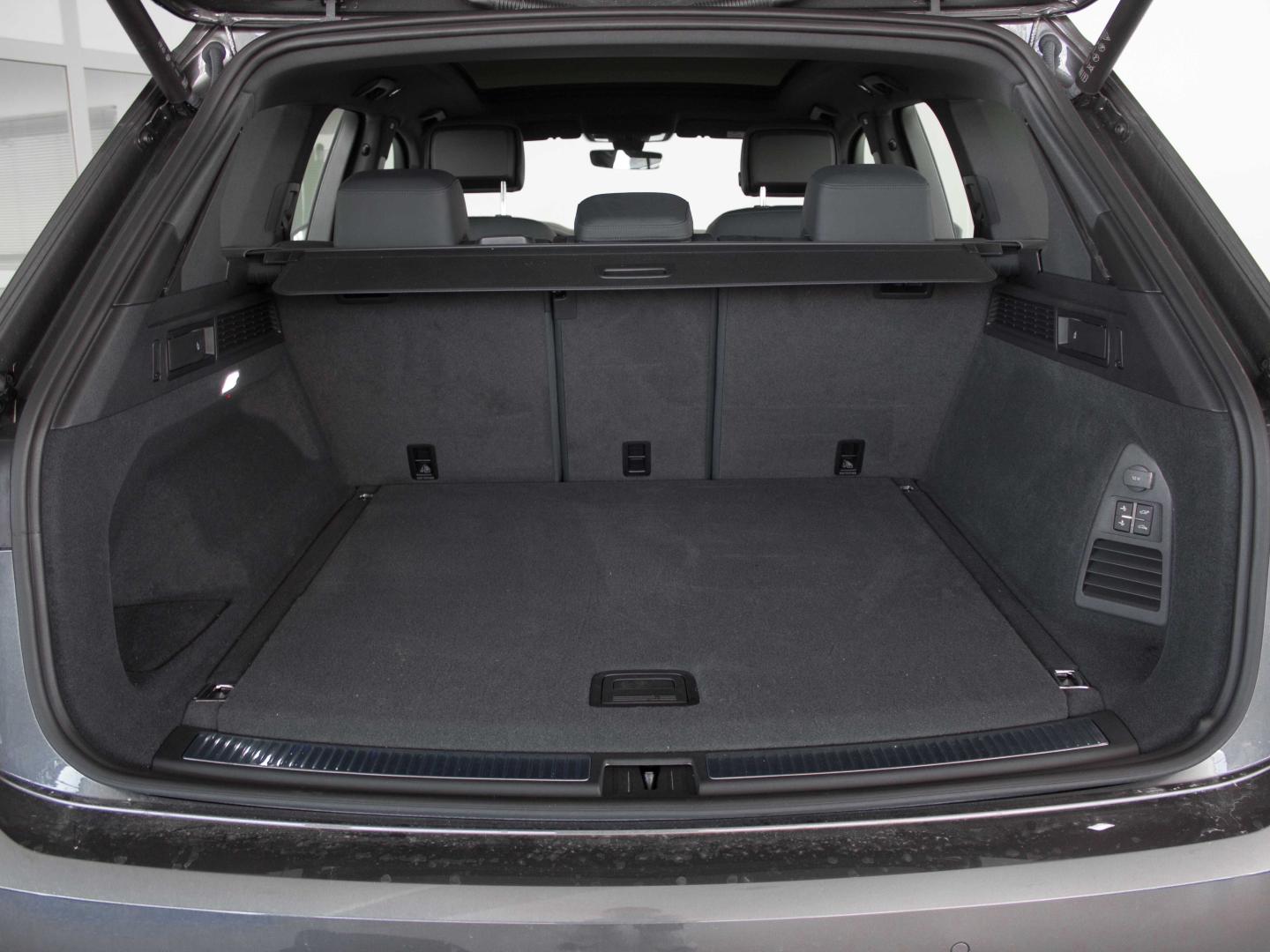 Volkswagen Touareg EHYBRID ELEGANCE 3.0 V6 TSI 4MOTION 250 KW (340 CV) / 100 KW (136 CV) TIPTRONIC 8 VEL.