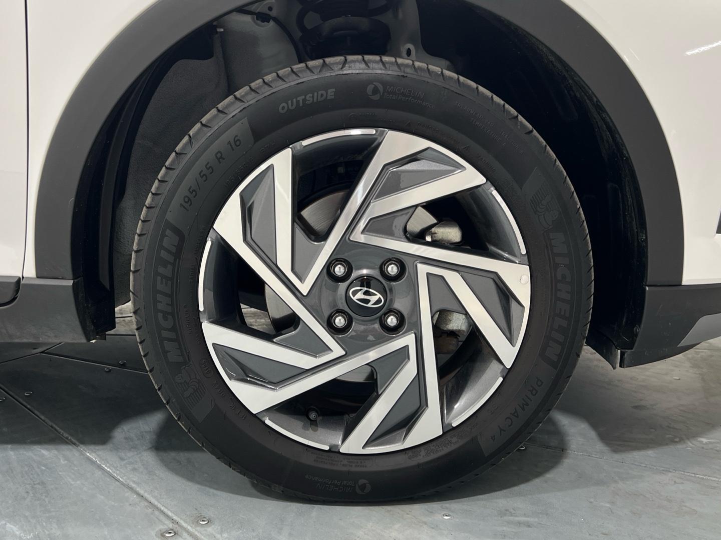 Hyundai Bayon 1.0 TGDI MHEV 74KW MAXX 100 5P
