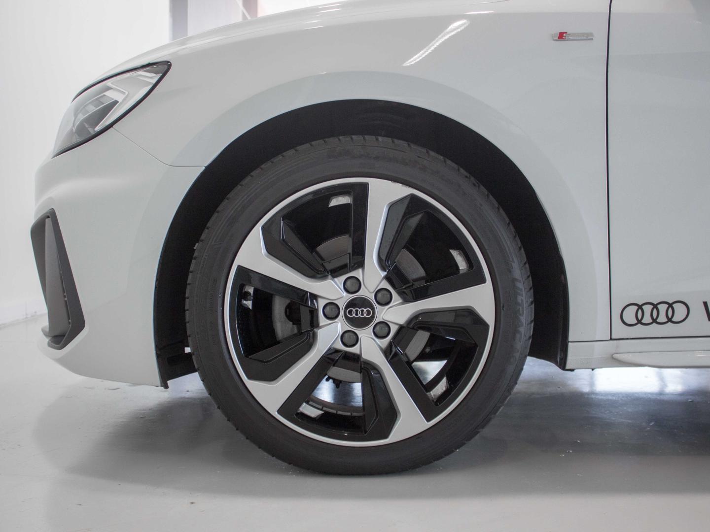 Audi A1 1.0 30 TFSI S TRONIC ADRENALIN SPORTBACK 116 5P