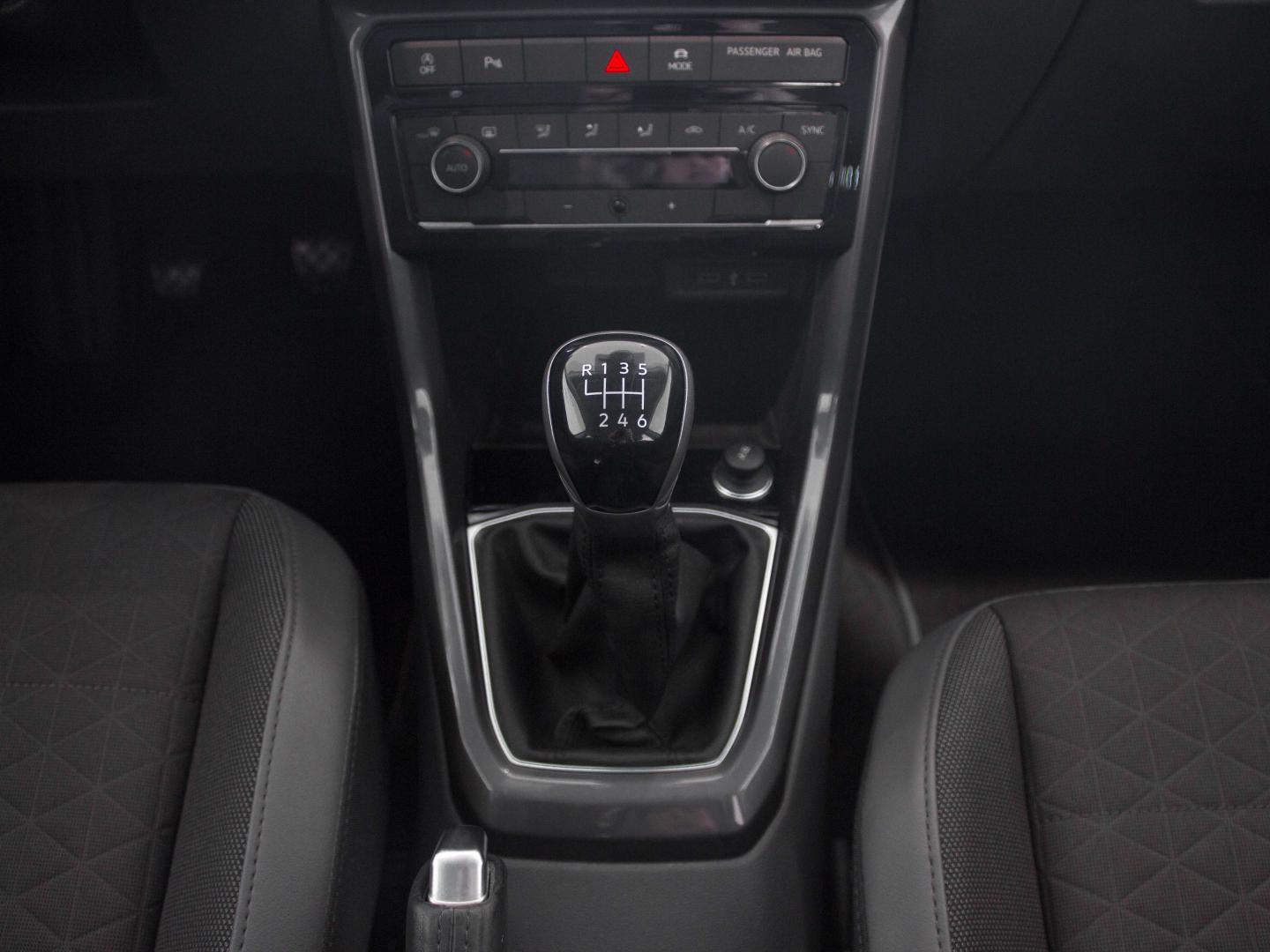 Volkswagen T-Cross 1.0 TSI 81KW SPORT 110 5P