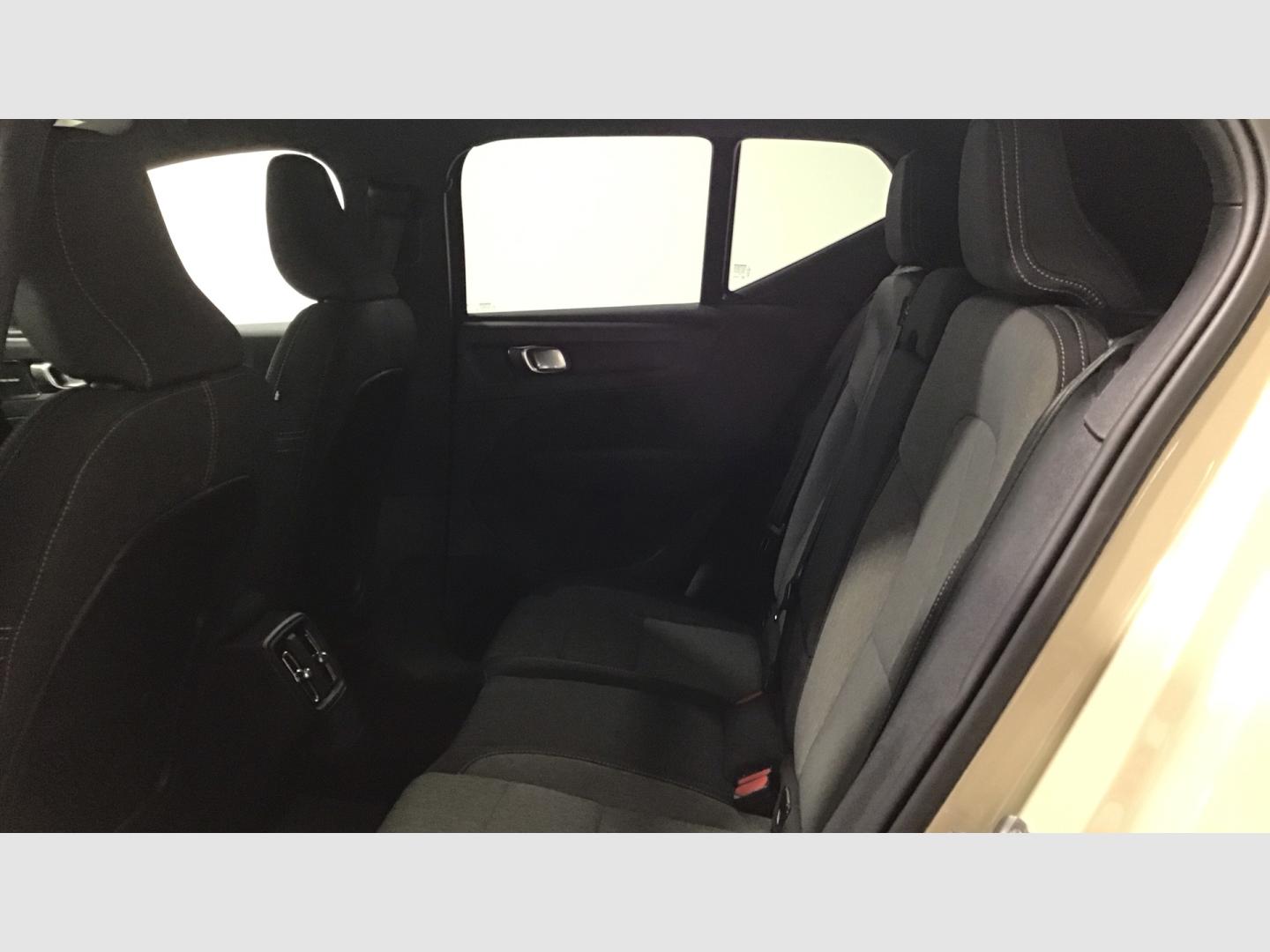 Volvo XC40 XC40 Plus, B3 Mild hybrid, Gasolina, Dark