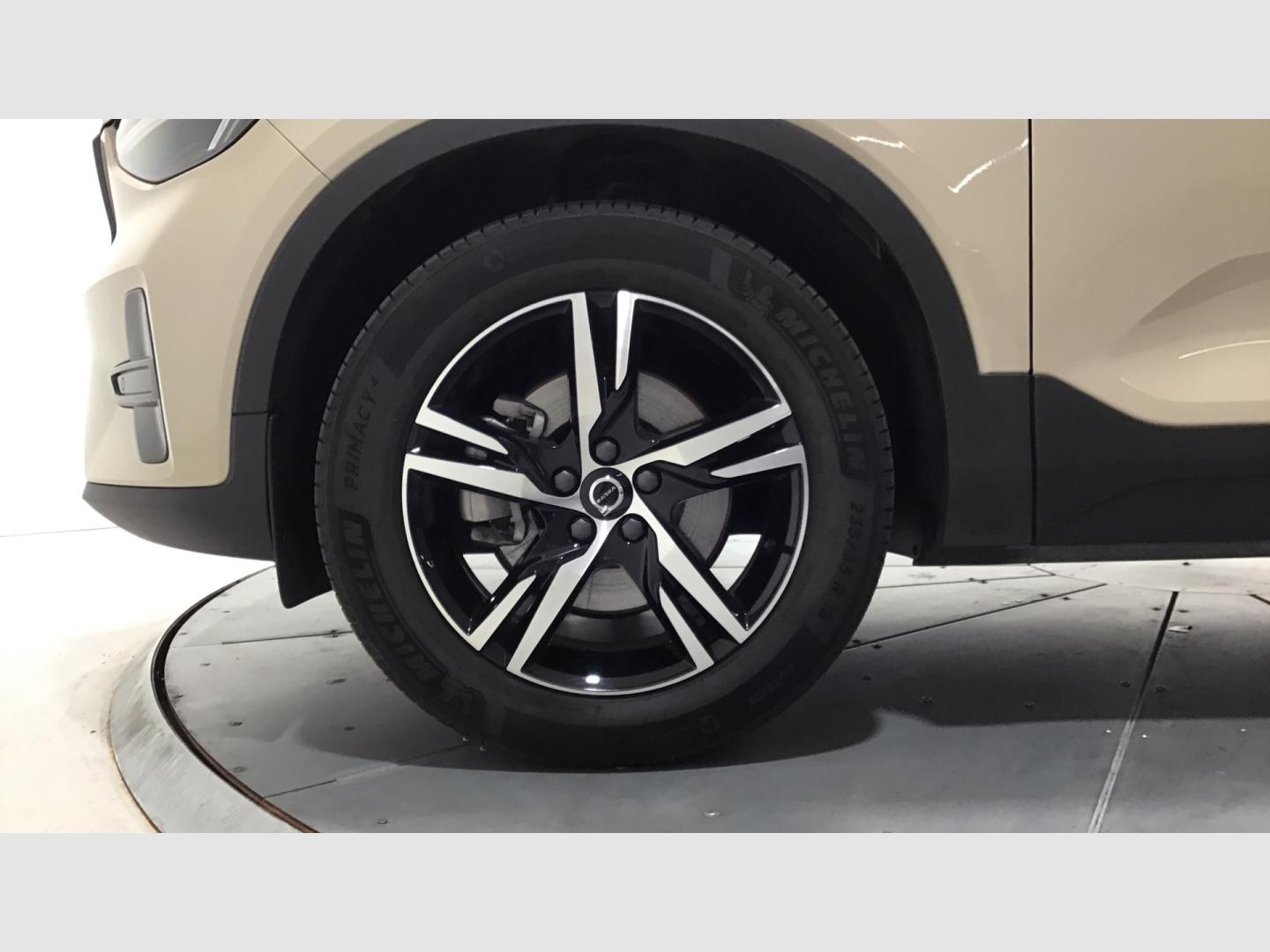 Volvo XC40 XC40 Plus, B3 Mild hybrid, Gasolina, Dark