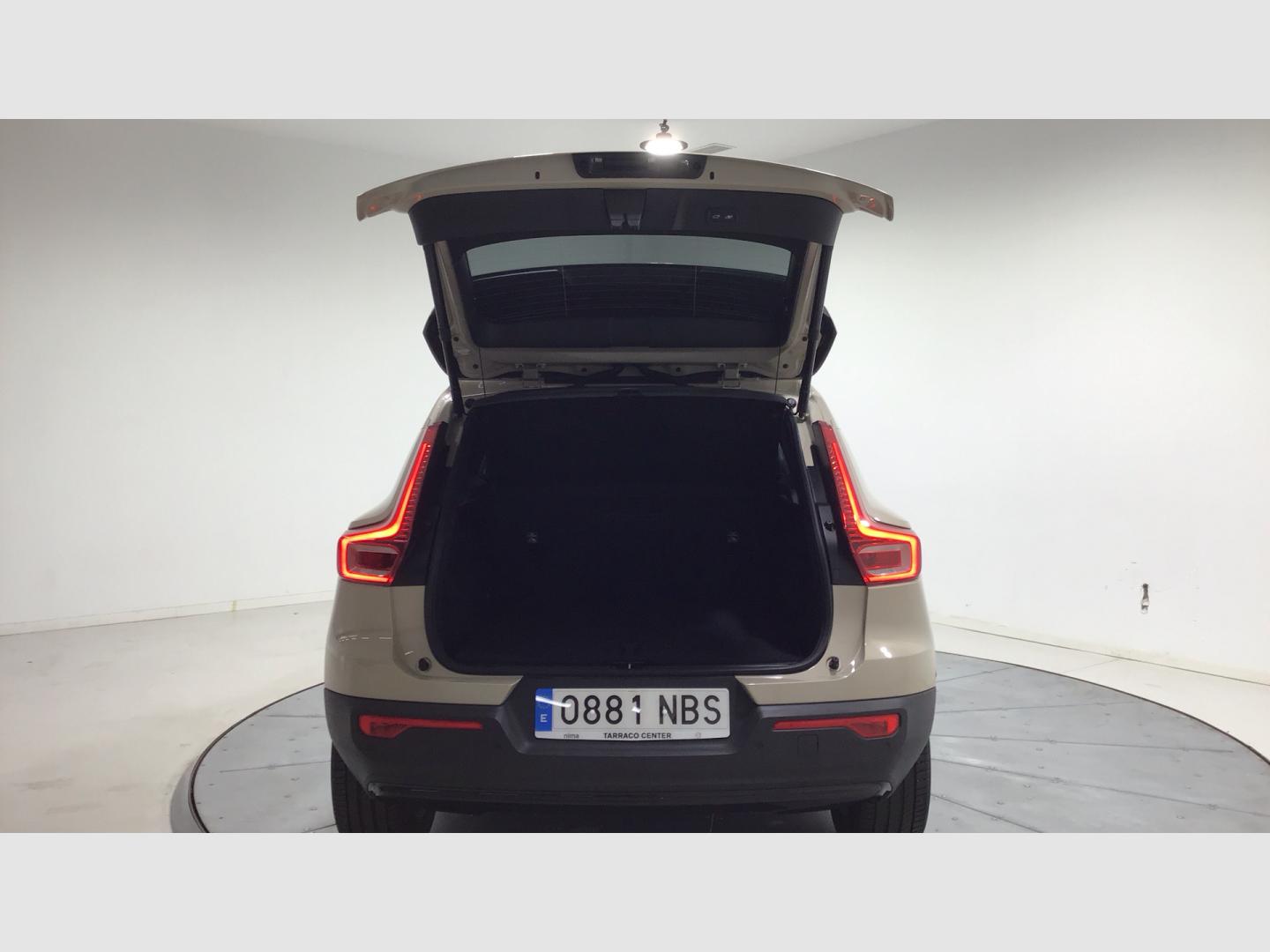Volvo XC40 XC40 Plus, B3 Mild hybrid, Gasolina, Dark