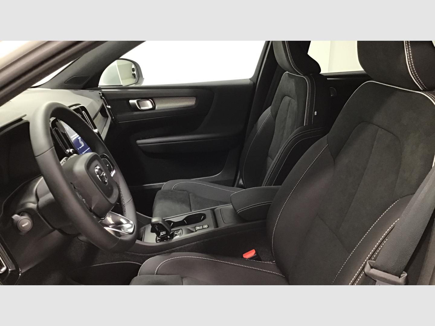 Volvo XC40 2.0 B3 CORE AUTO 163 5P