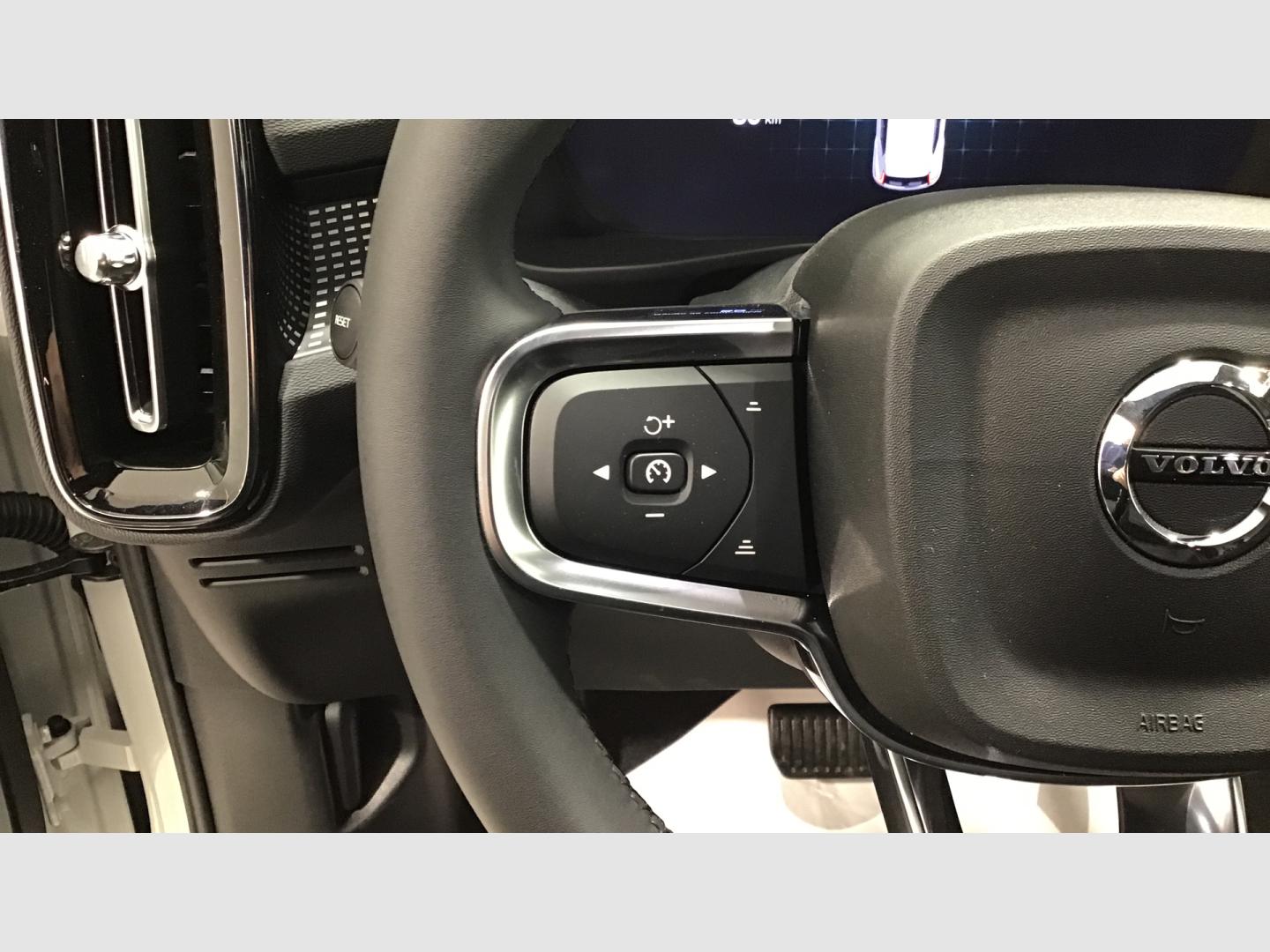 Volvo XC40 2.0 B3 CORE AUTO 163 5P