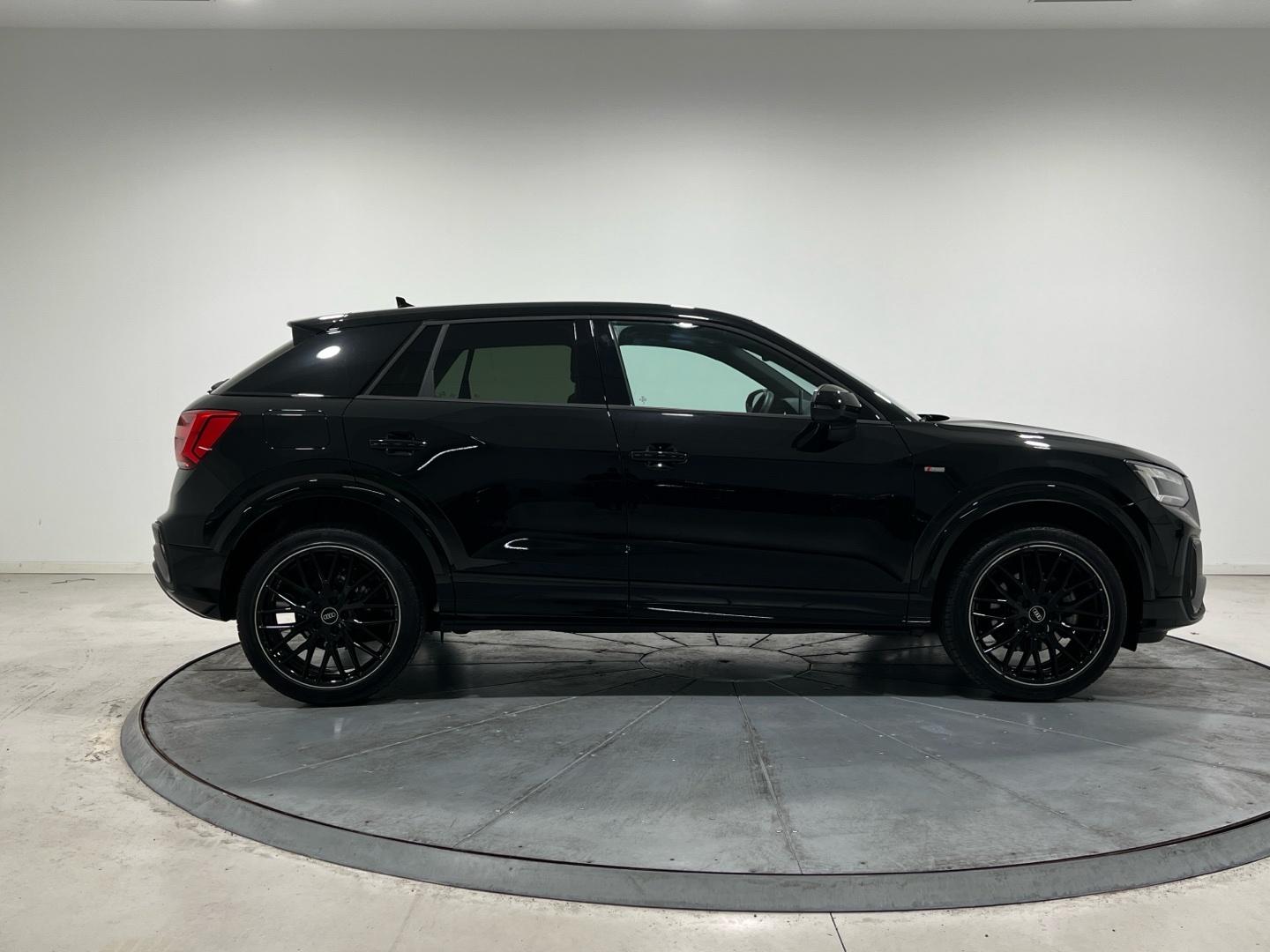 Audi Q2 1.5 35 TFSI S TRONIC ADRENALIN BLACK ED 150 5P