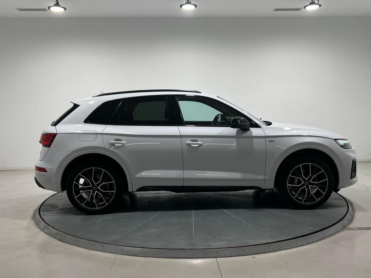 Audi Q5 2.0 55 TFSI E S TRONIC QUATTRO BLACK L. 367 5P