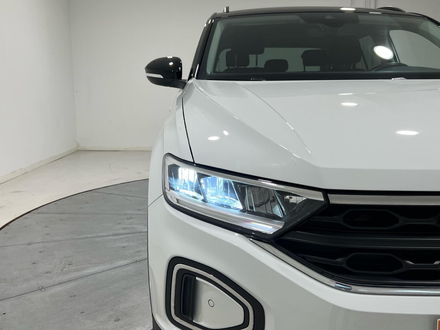 Volkswagen T-Roc 1.0 TSI 81KW DARK 110 5P