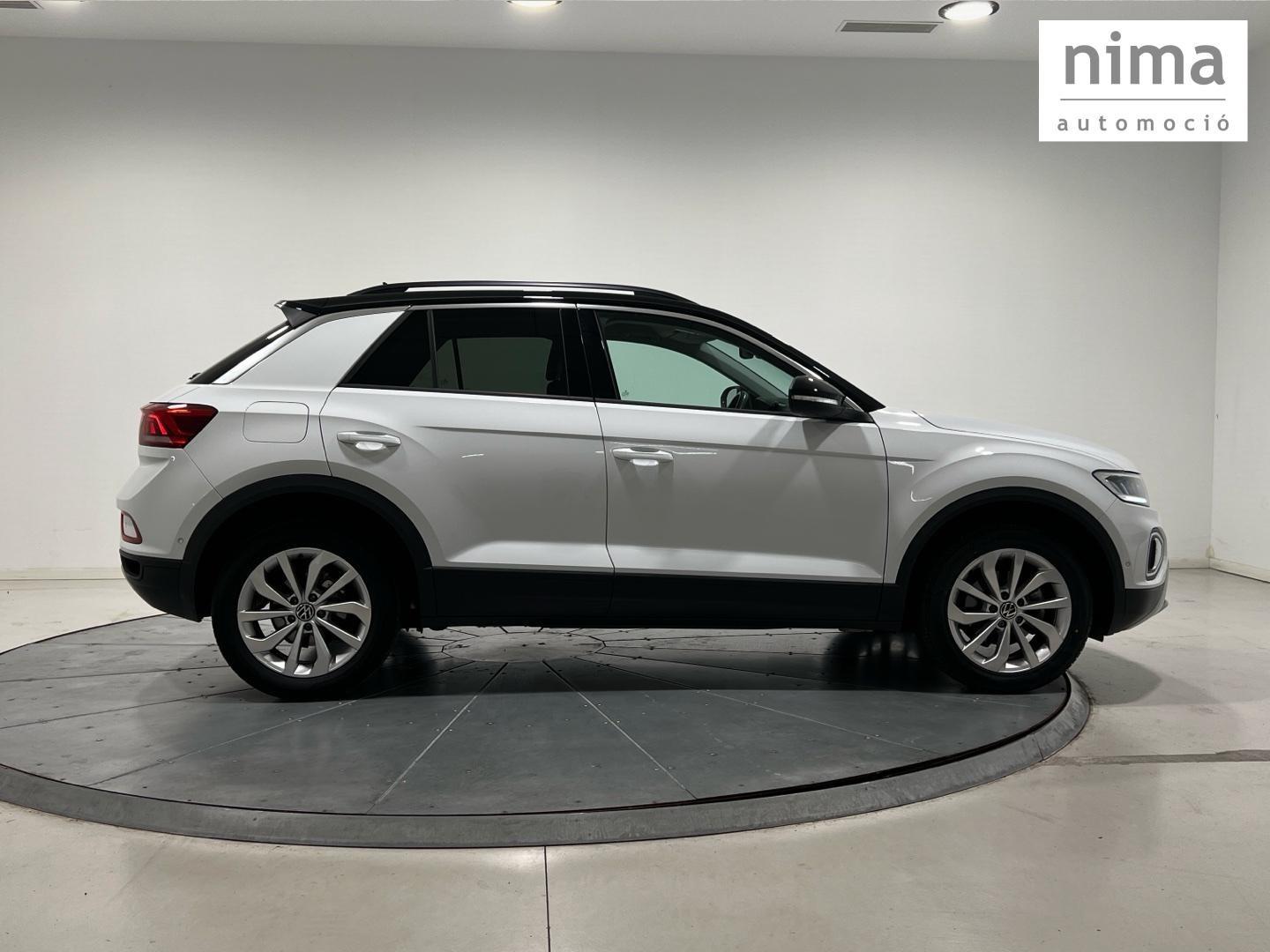 Volkswagen T-Roc 1.0 TSI 81KW DARK 110 5P
