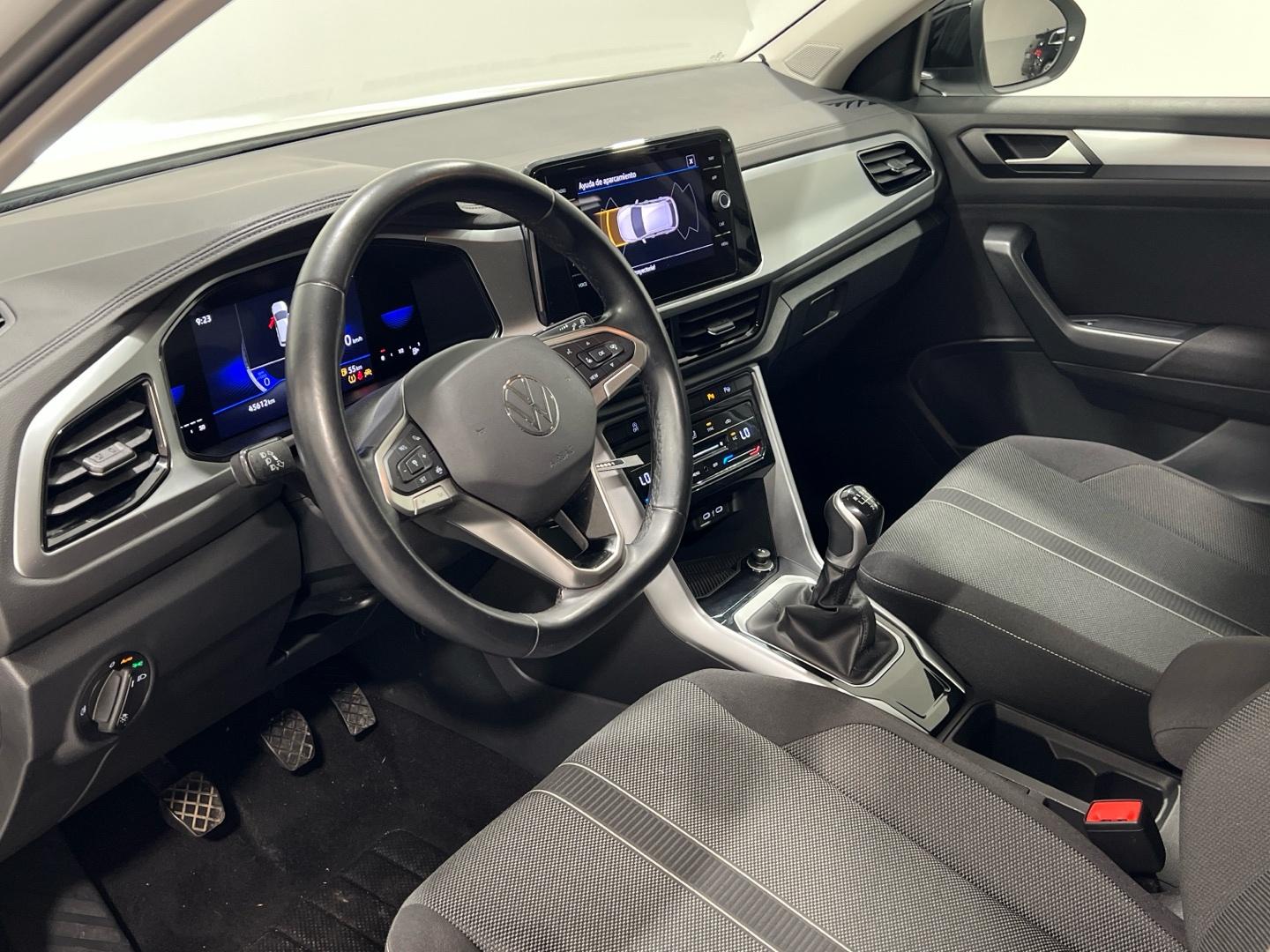 Volkswagen T-Roc 1.0 TSI 81KW DARK 110 5P