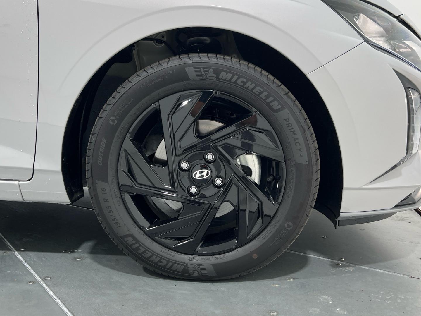 Hyundai i20 1.0 T BLACK LINE 90 5P