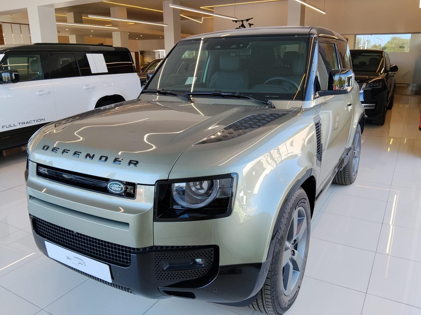Land Rover Defender 3.0 D250 MHEV X-DYNAMIC SE 90 AUTO 4W 249 3P