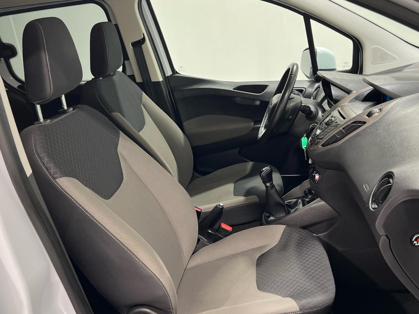 Ford Tourneo Courier 1.0T 100PS ECOBOOST TREND 100 5P