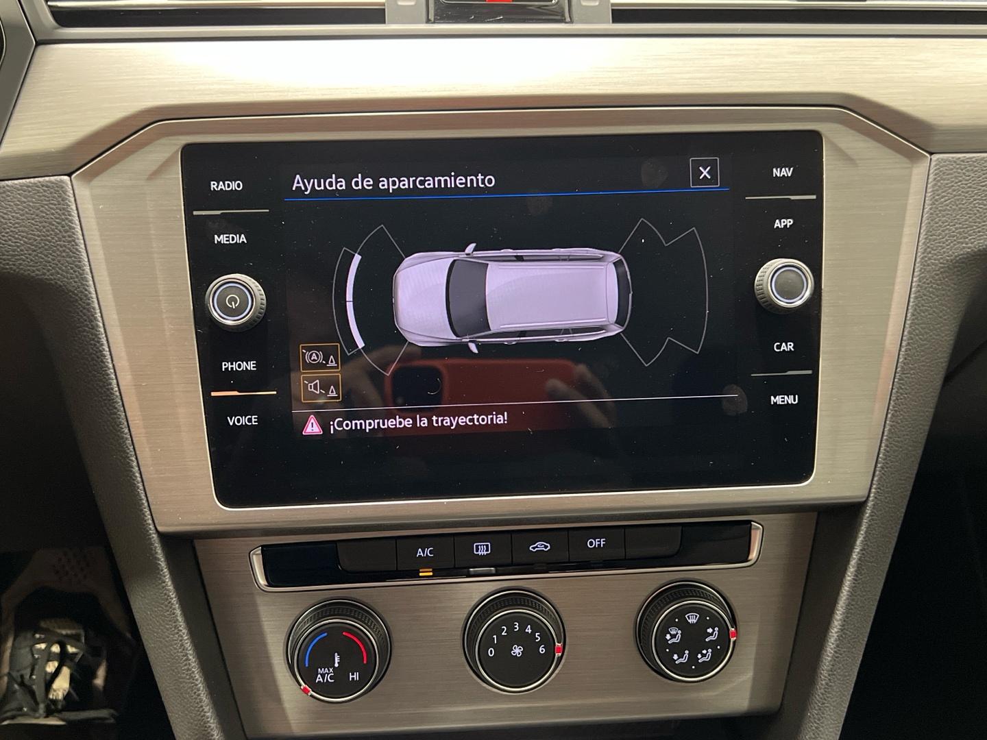 Volkswagen Passat 2.0 TDI 90KW DSG VARIANT 122 5P