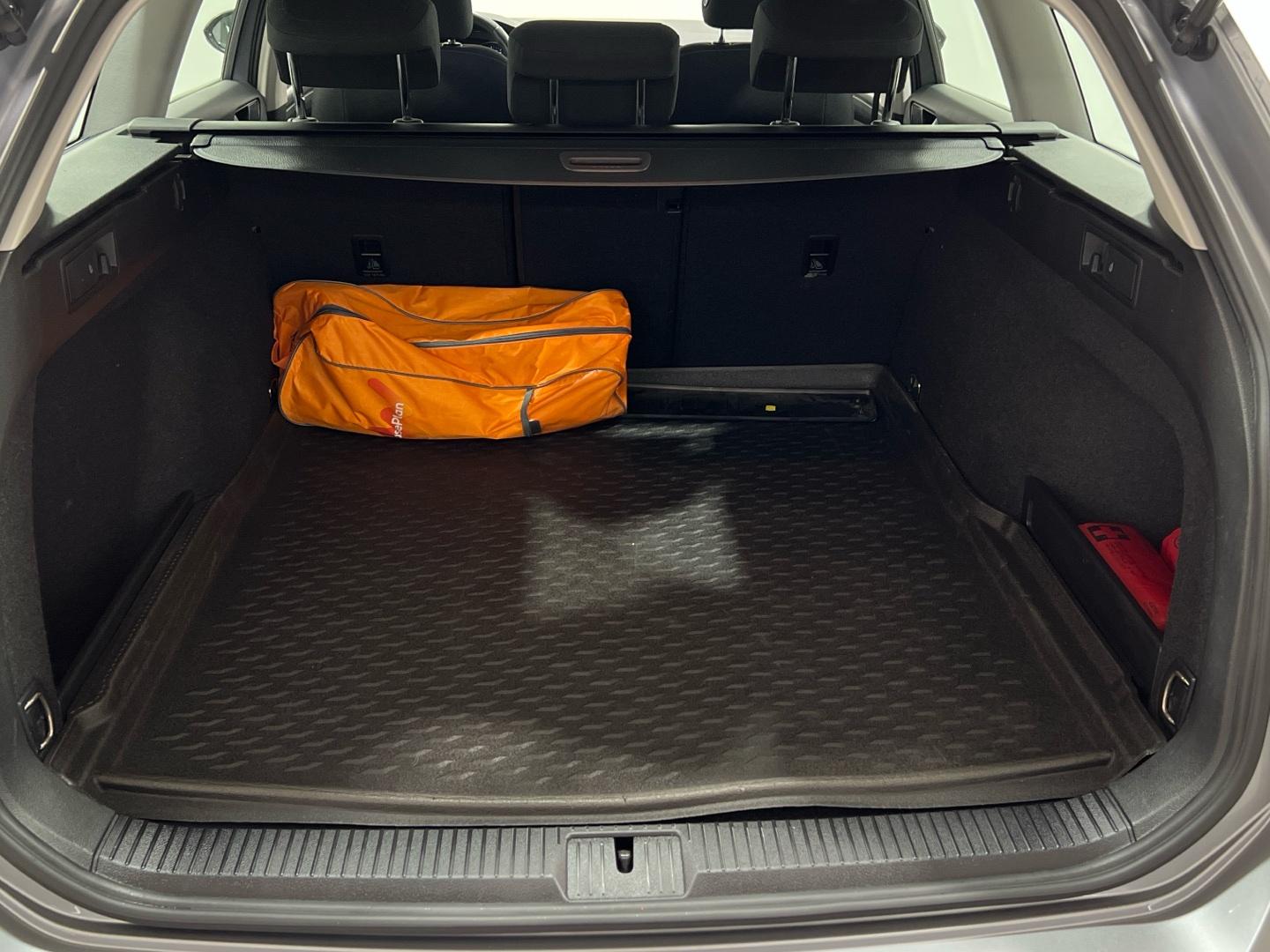 Volkswagen Passat 2.0 TDI 90KW DSG VARIANT 122 5P