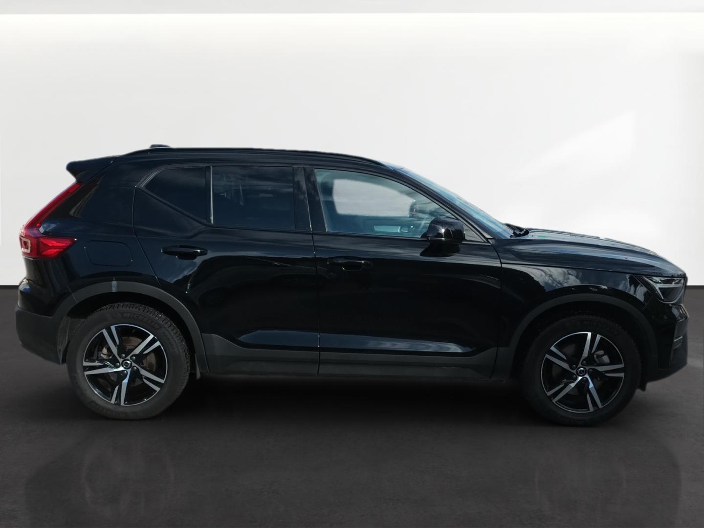 Volvo XC40 2.0 B3 PLUS DARK AUTO 163 5P