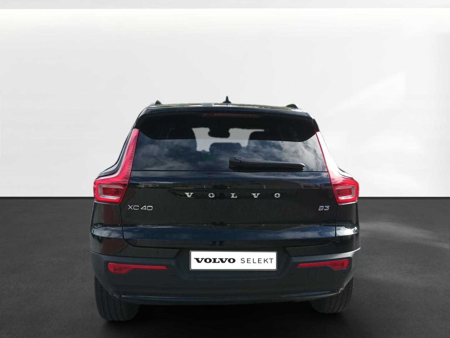 Volvo XC40 2.0 B3 PLUS DARK AUTO 163 5P