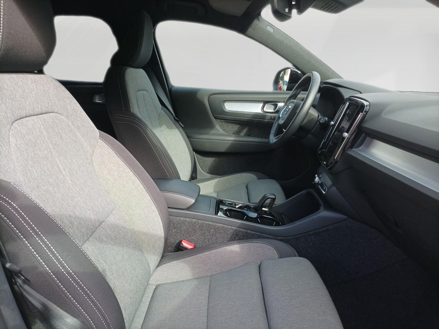 Volvo XC40 2.0 B3 PLUS DARK AUTO 163 5P