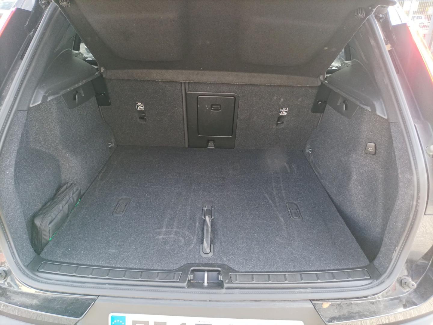 Volvo XC40 2.0 B3 PLUS DARK AUTO 163 5P