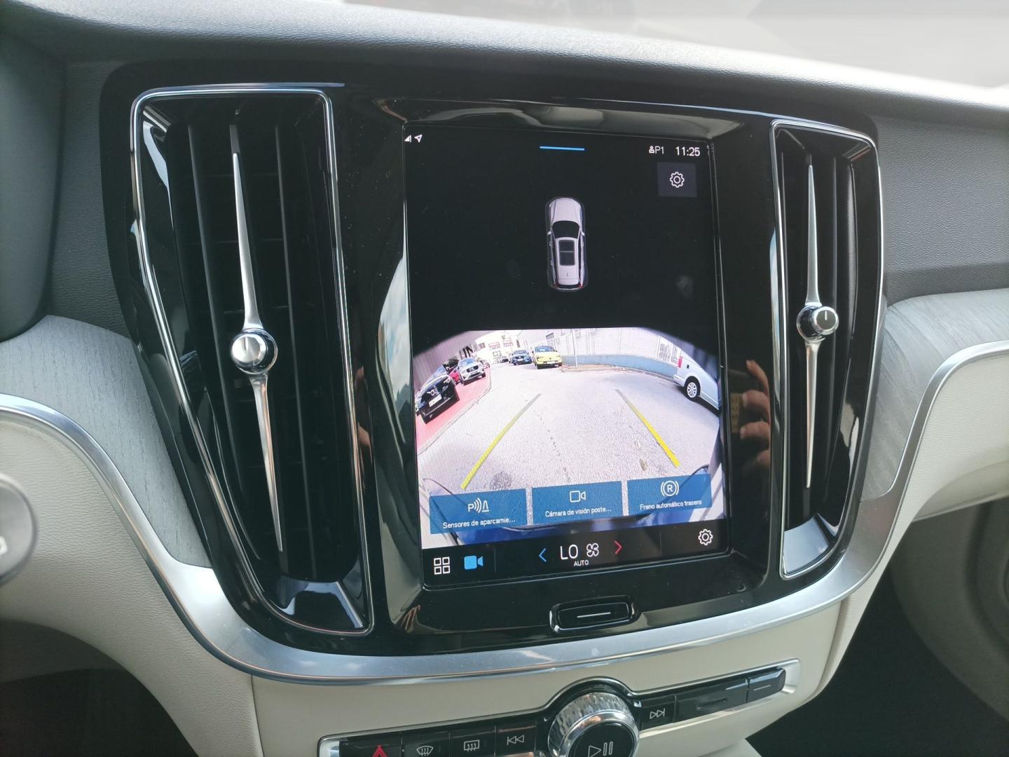 Volvo V60 2.0 B4 P PLUS DARK AUTO 197 5P