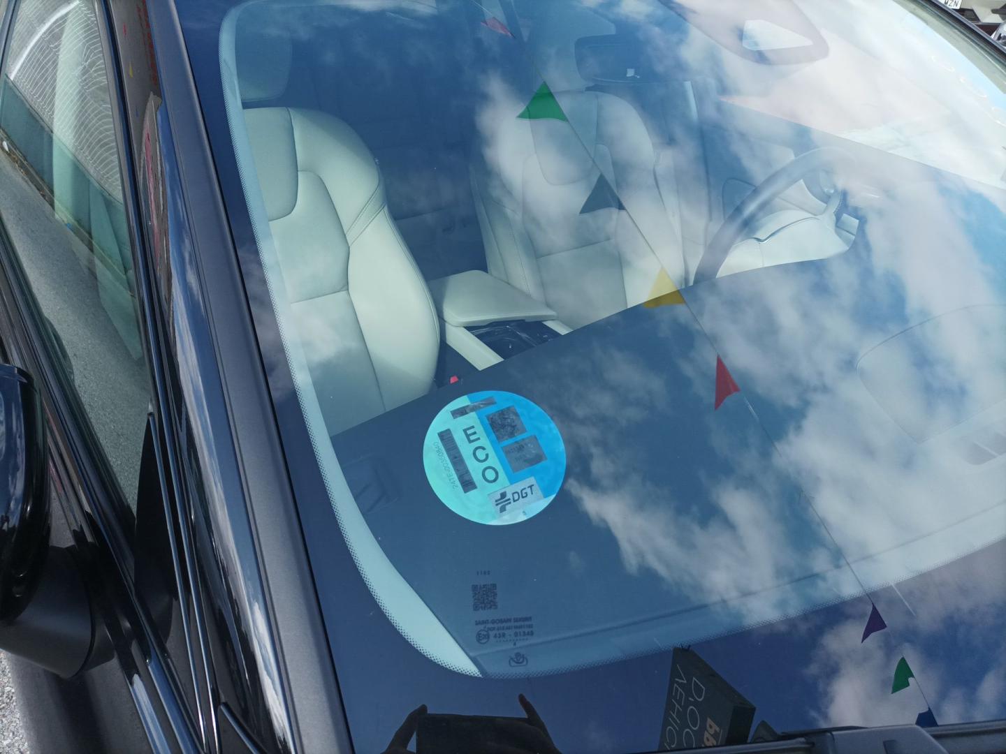 Volvo V60 2.0 B4 P PLUS DARK AUTO 197 5P