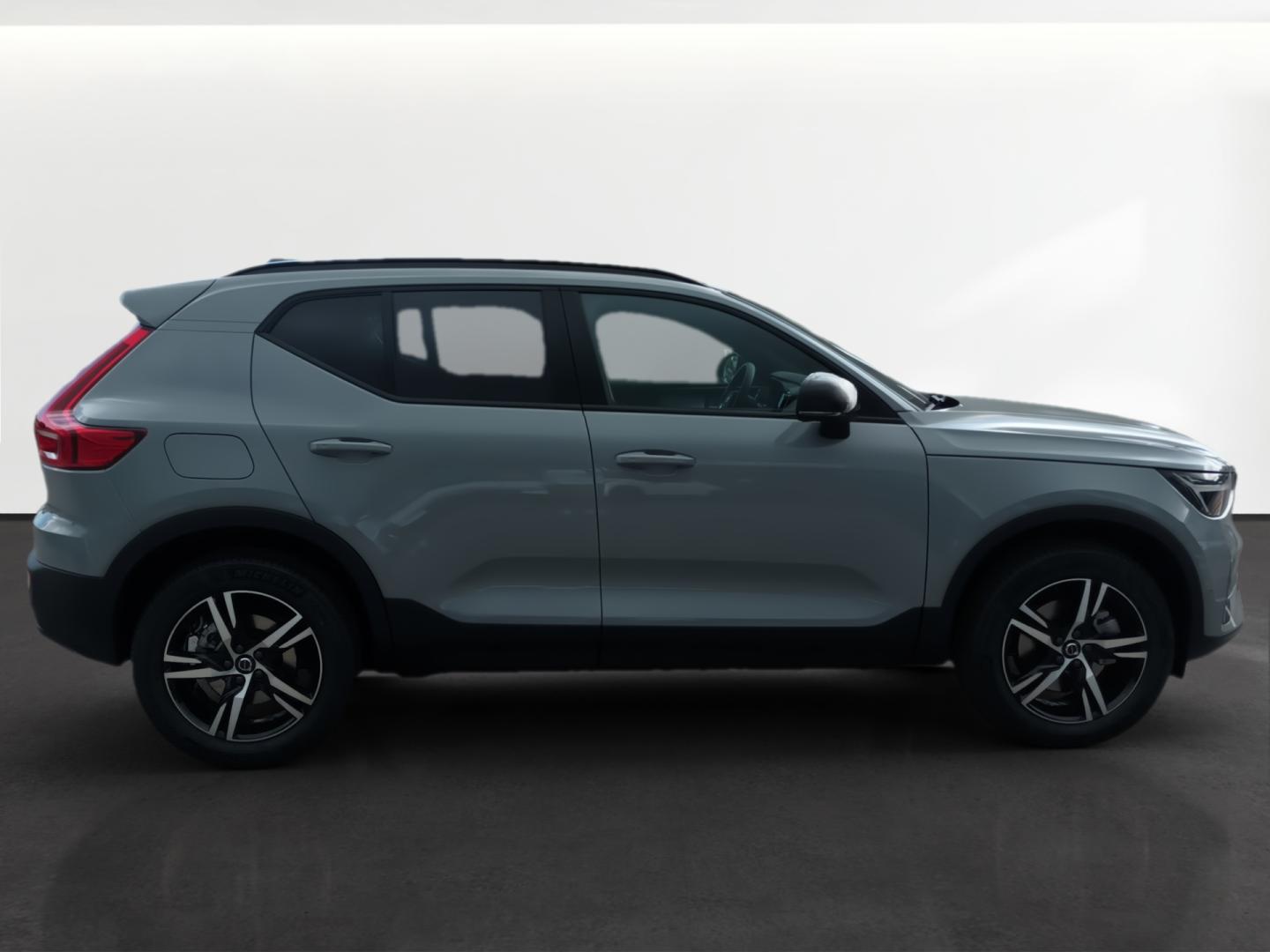 Volvo XC40 2.0 B3 PLUS DARK AUTO 163 5P