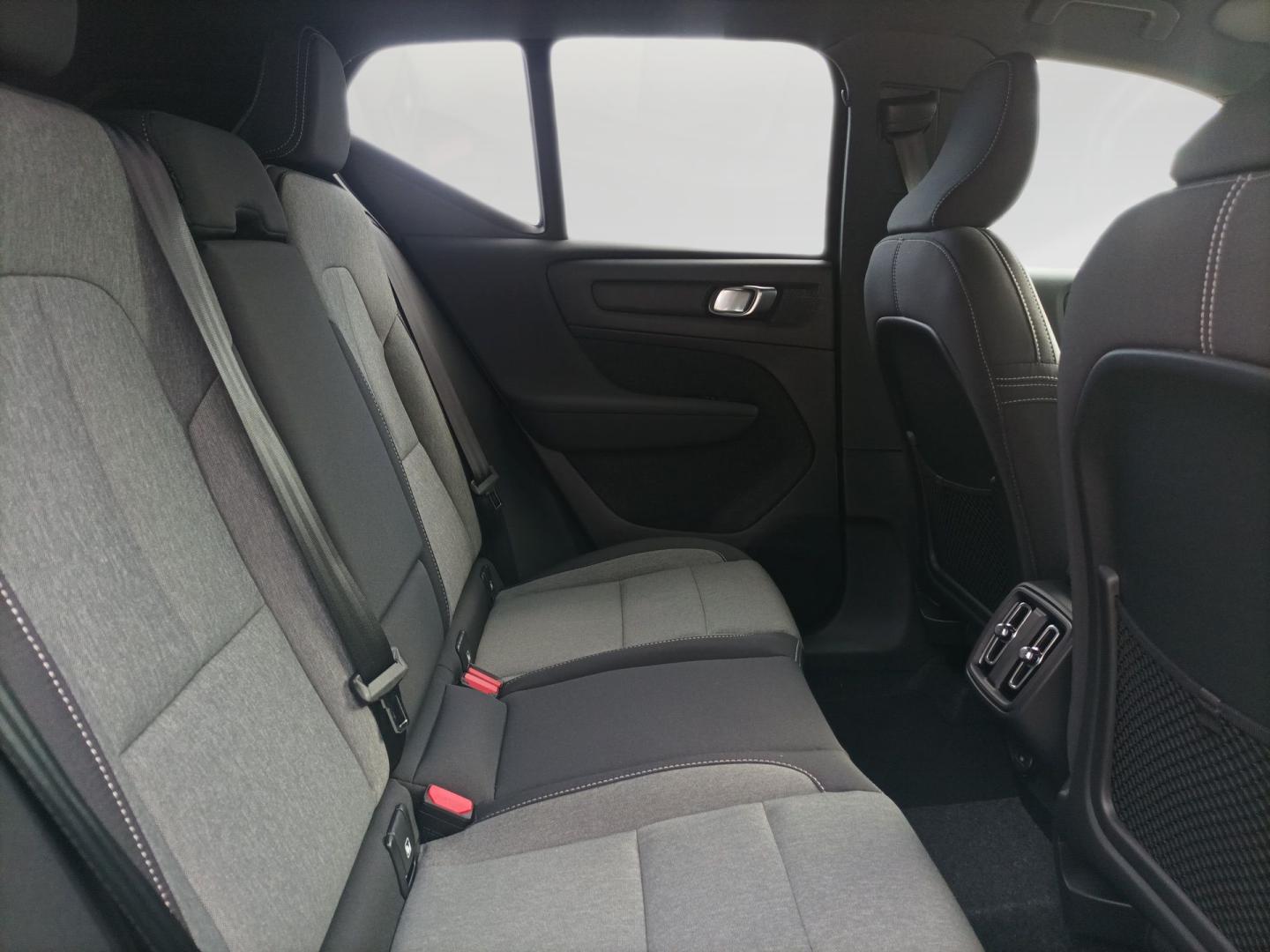 Volvo XC40 2.0 B3 PLUS DARK AUTO 163 5P
