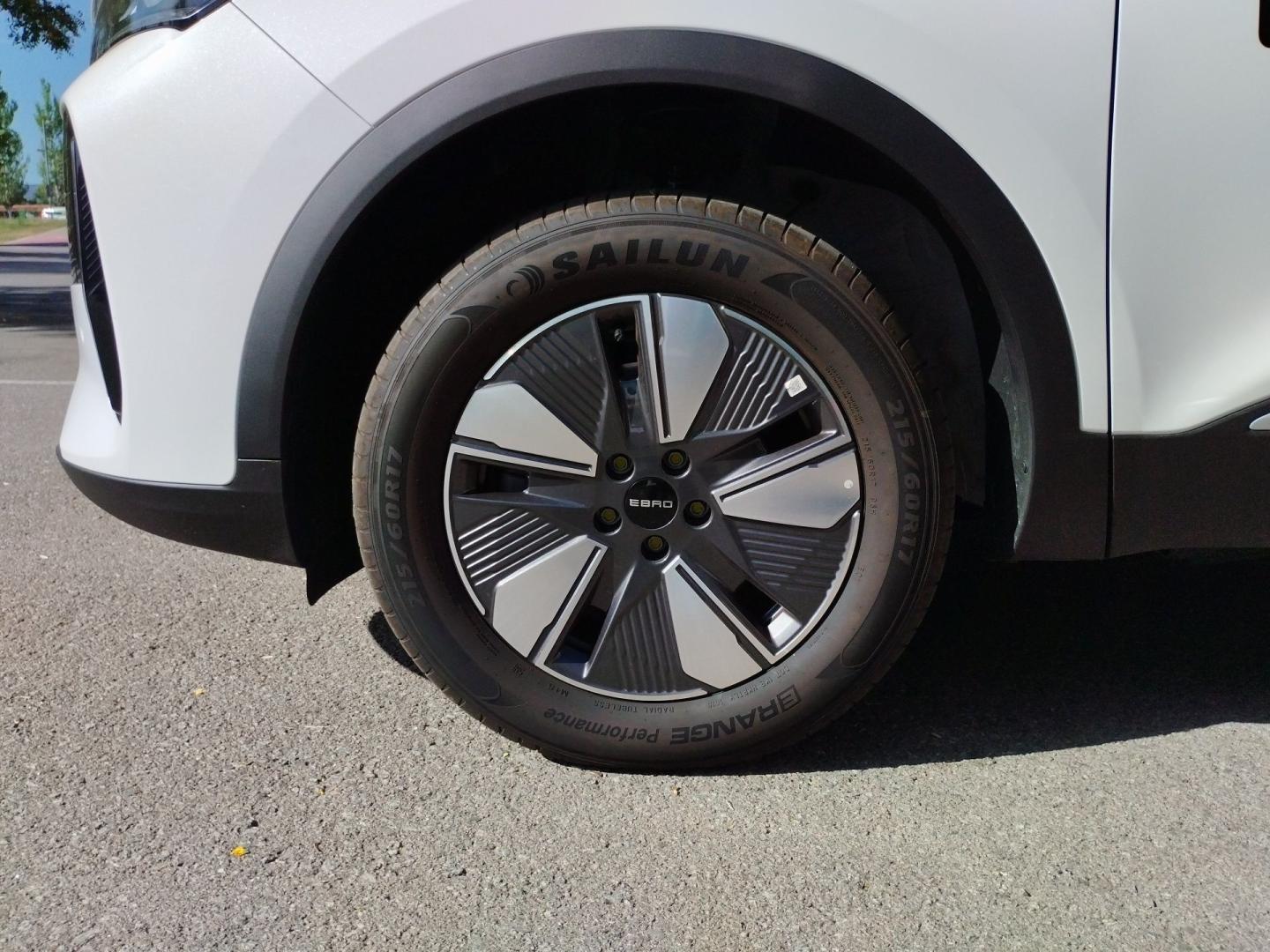 Ebro 1.5 DHE HEV EXCELLENCE CVT 211 5P