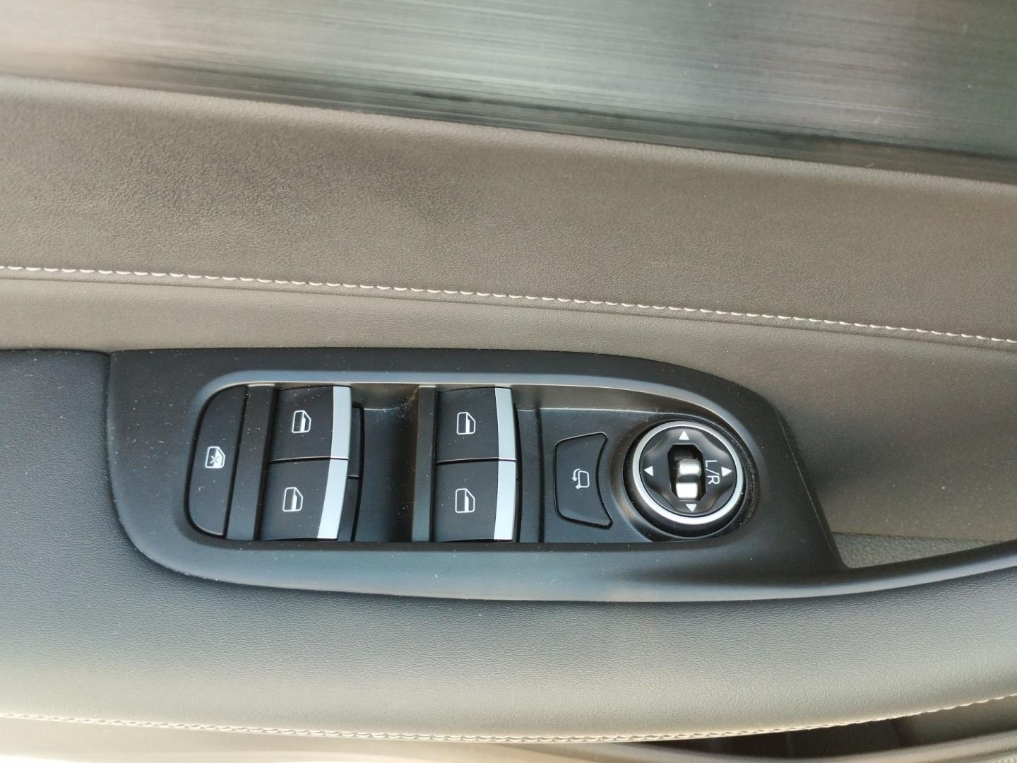 Ebro 1.5 DHE HEV EXCELLENCE CVT 211 5P