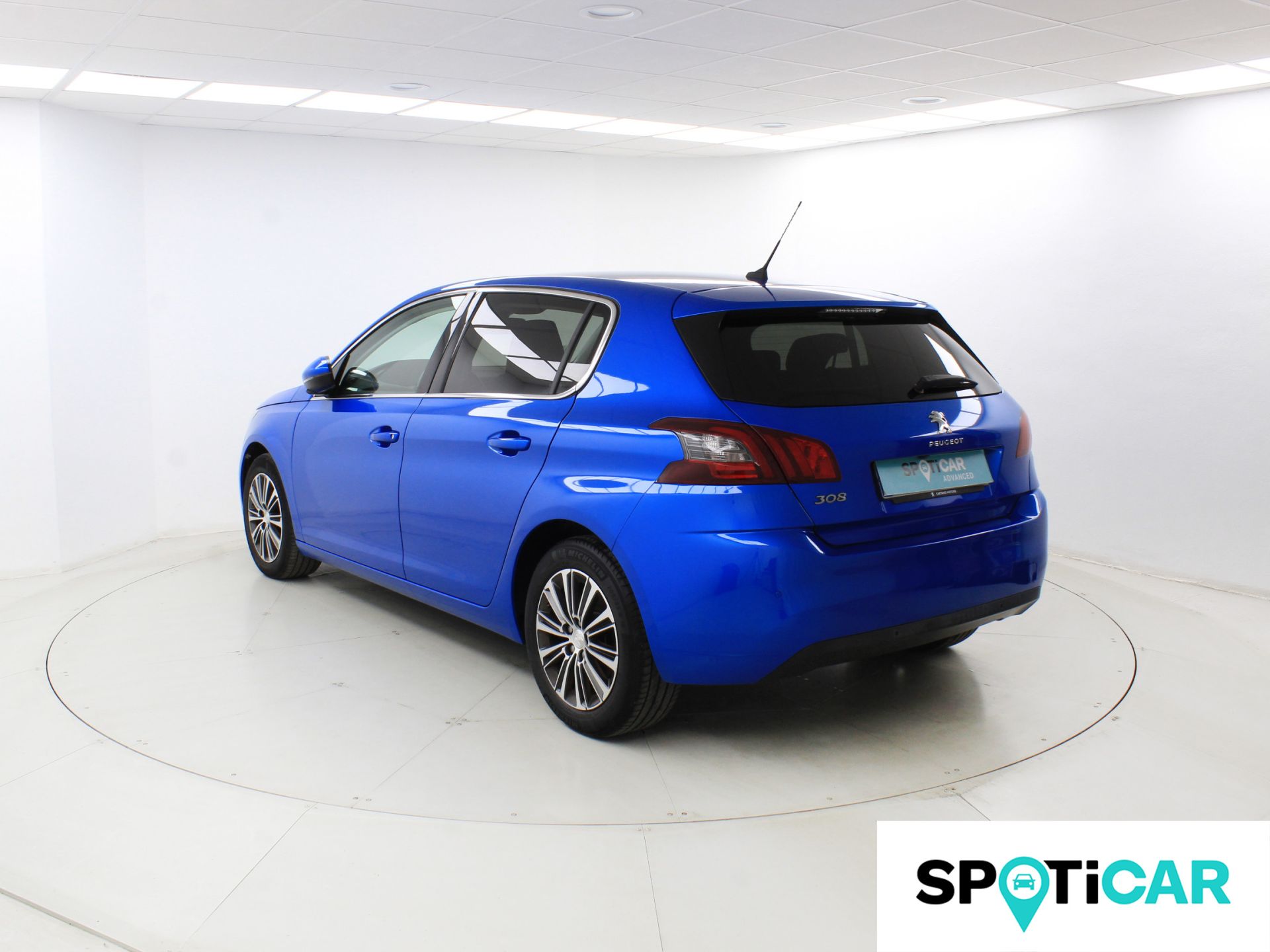 Peugeot 308 - 8