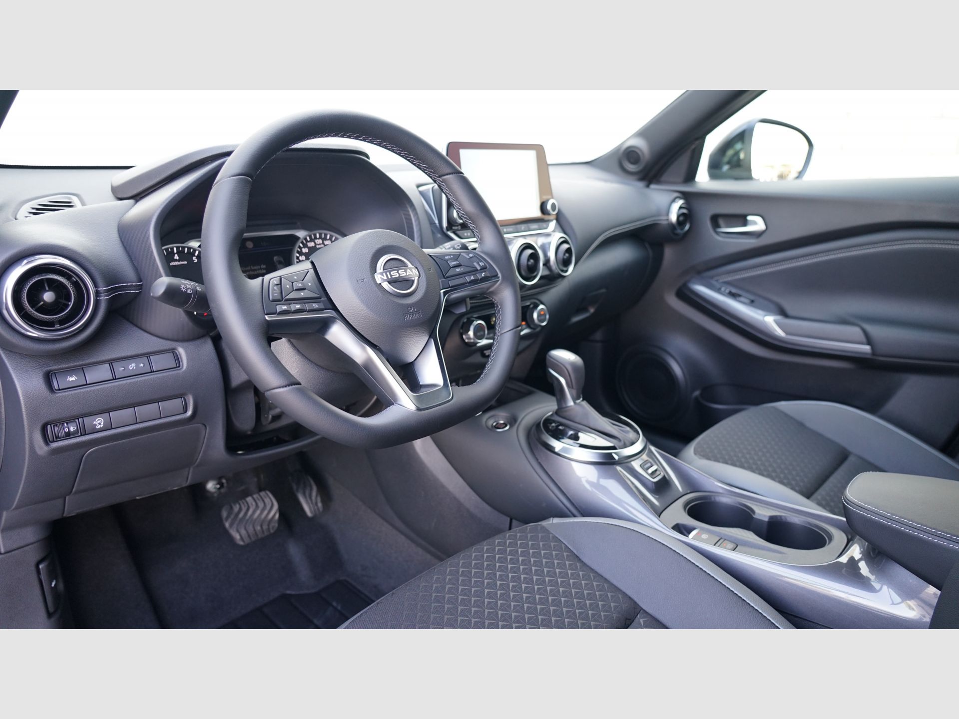 Nissan JUKE - 8