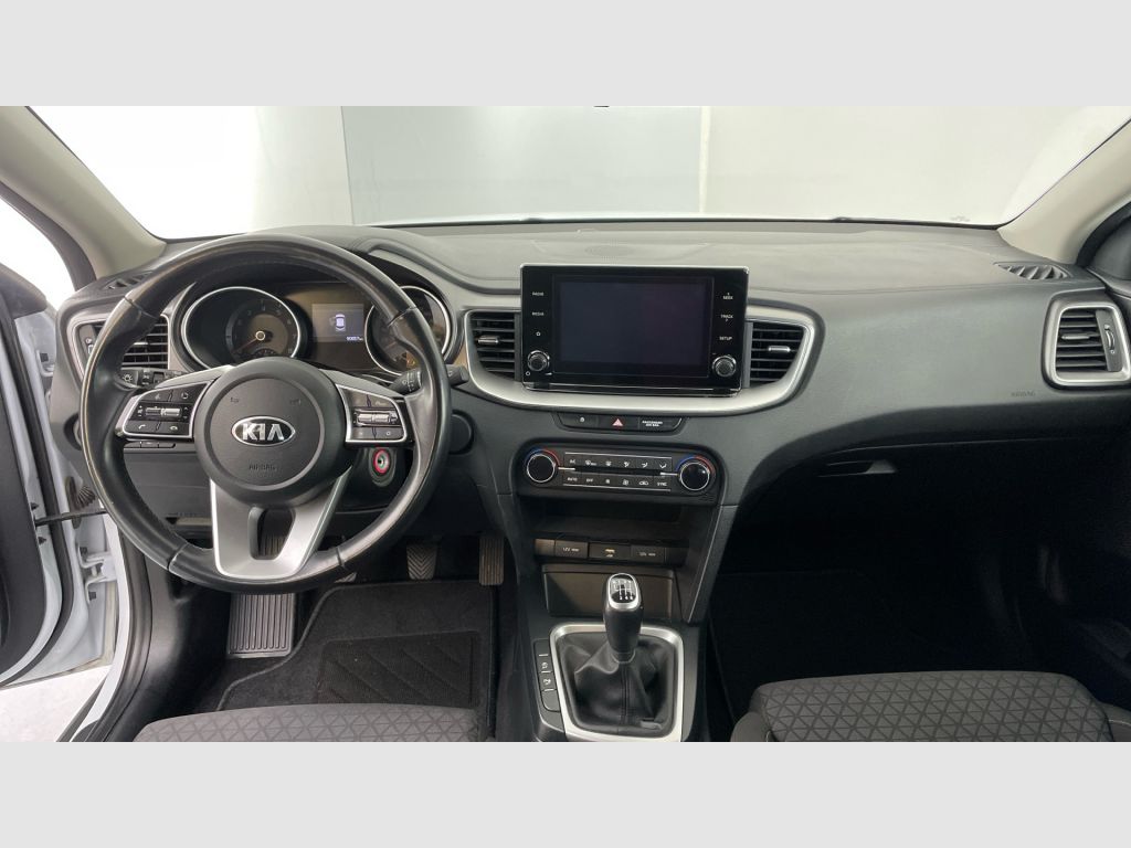 Kia XCeed - 10