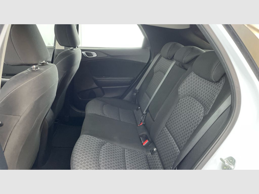Kia XCeed - 12