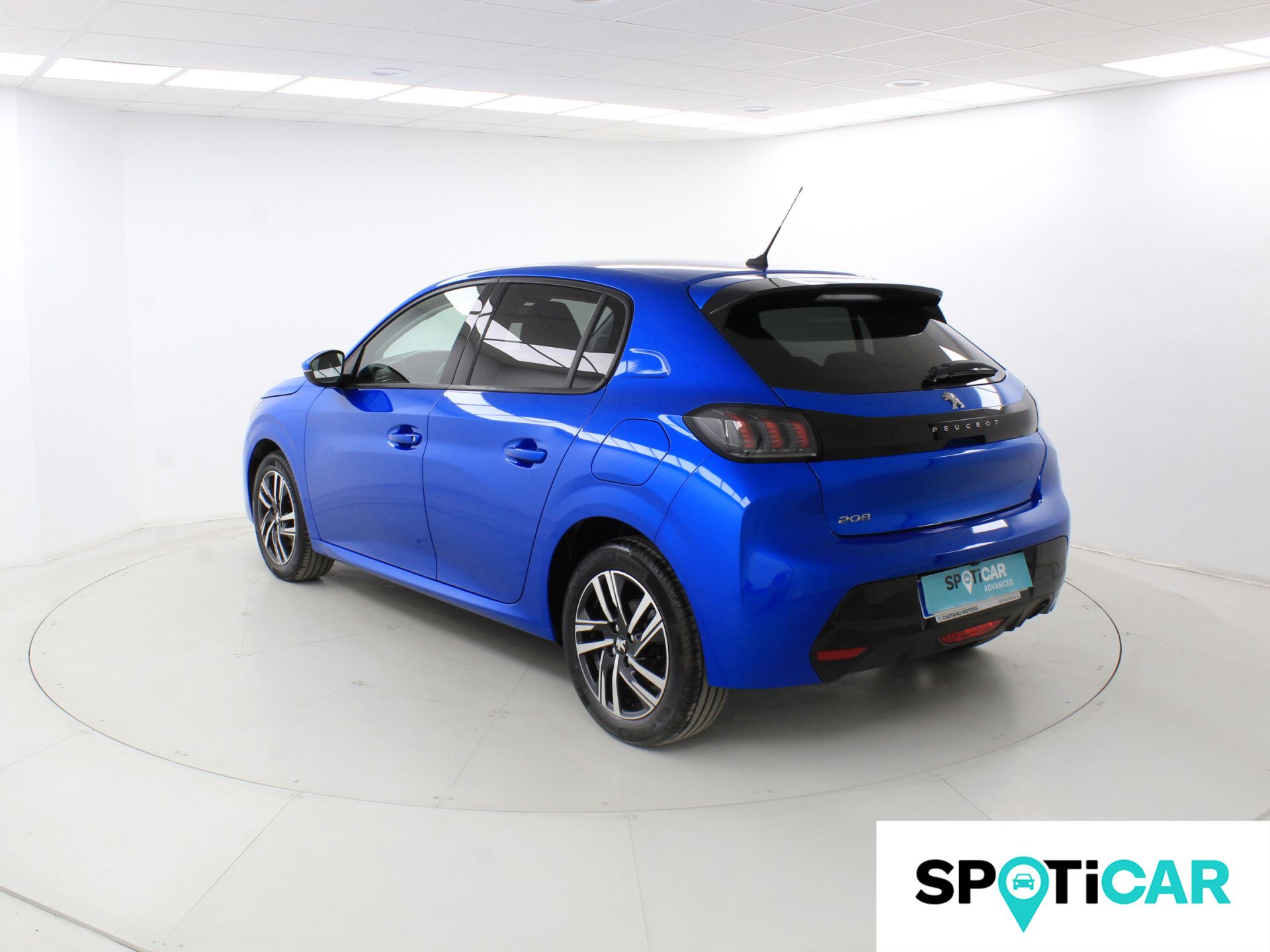 Peugeot 208 - 8