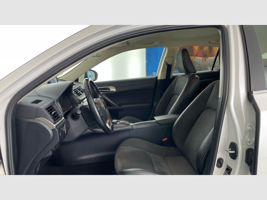 LEXUS CT - 12