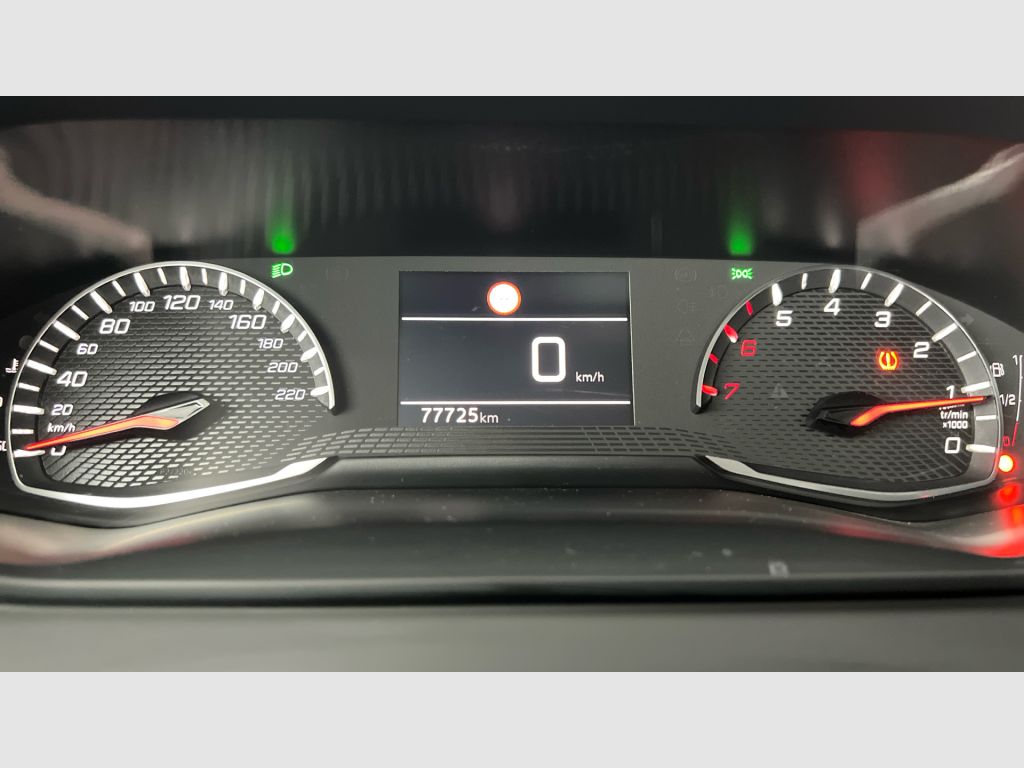 Peugeot 208 - 10