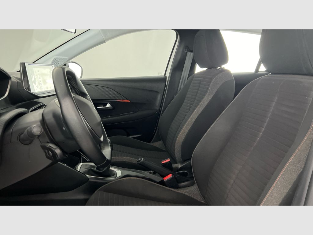 Peugeot 208 - 12