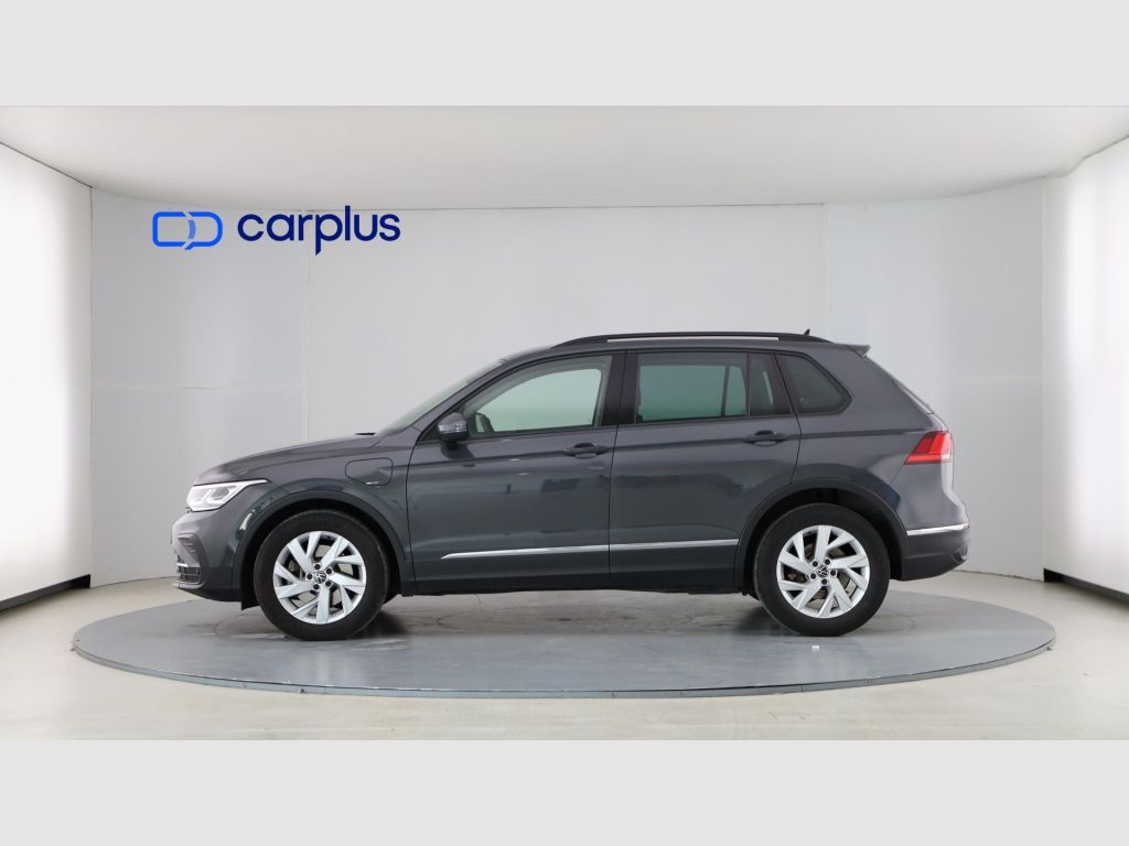 Volkswagen Tiguan - 4