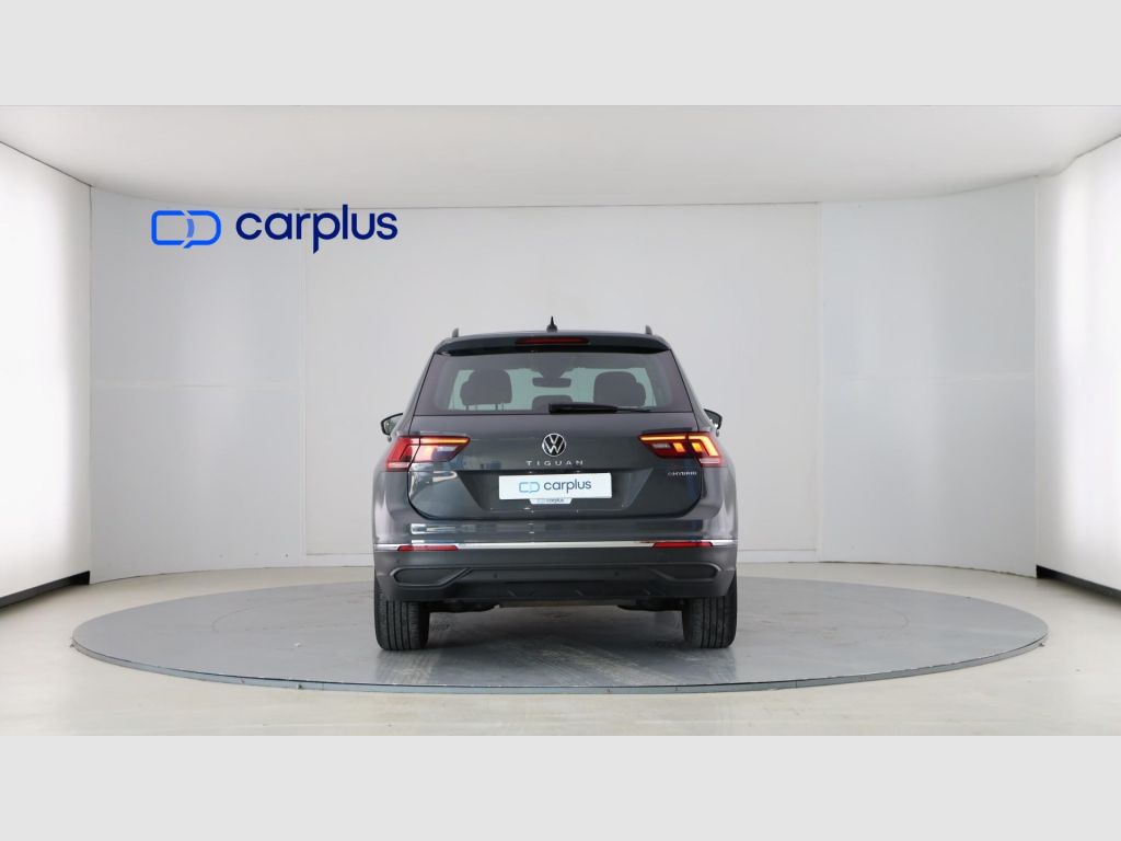 Volkswagen Tiguan - 6
