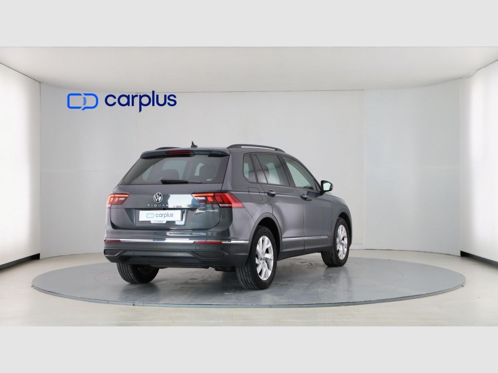 Volkswagen Tiguan - 7