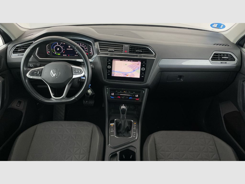 Volkswagen Tiguan - 11