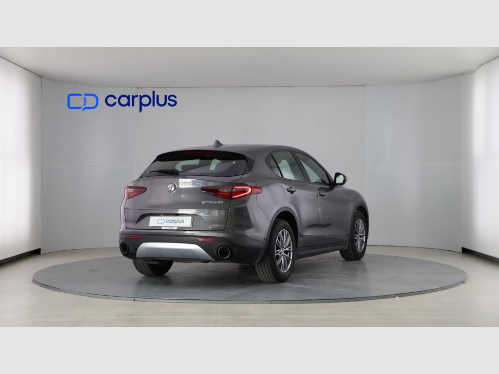 Alfa Romeo Stelvio - 6