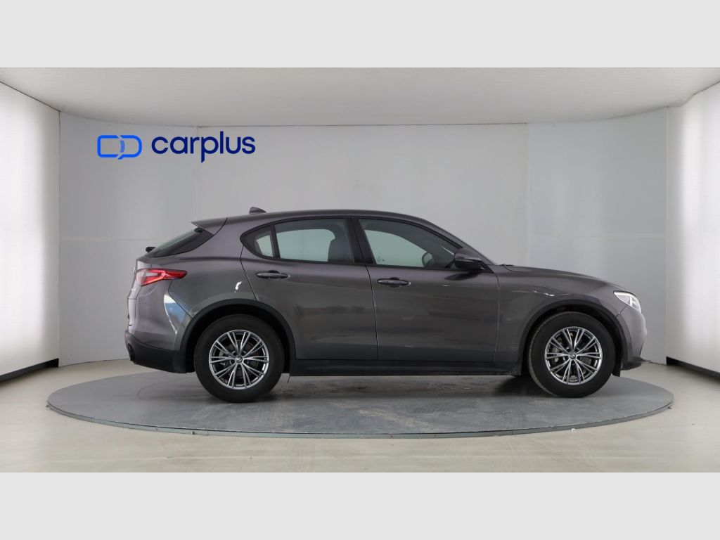 Alfa Romeo Stelvio - 7