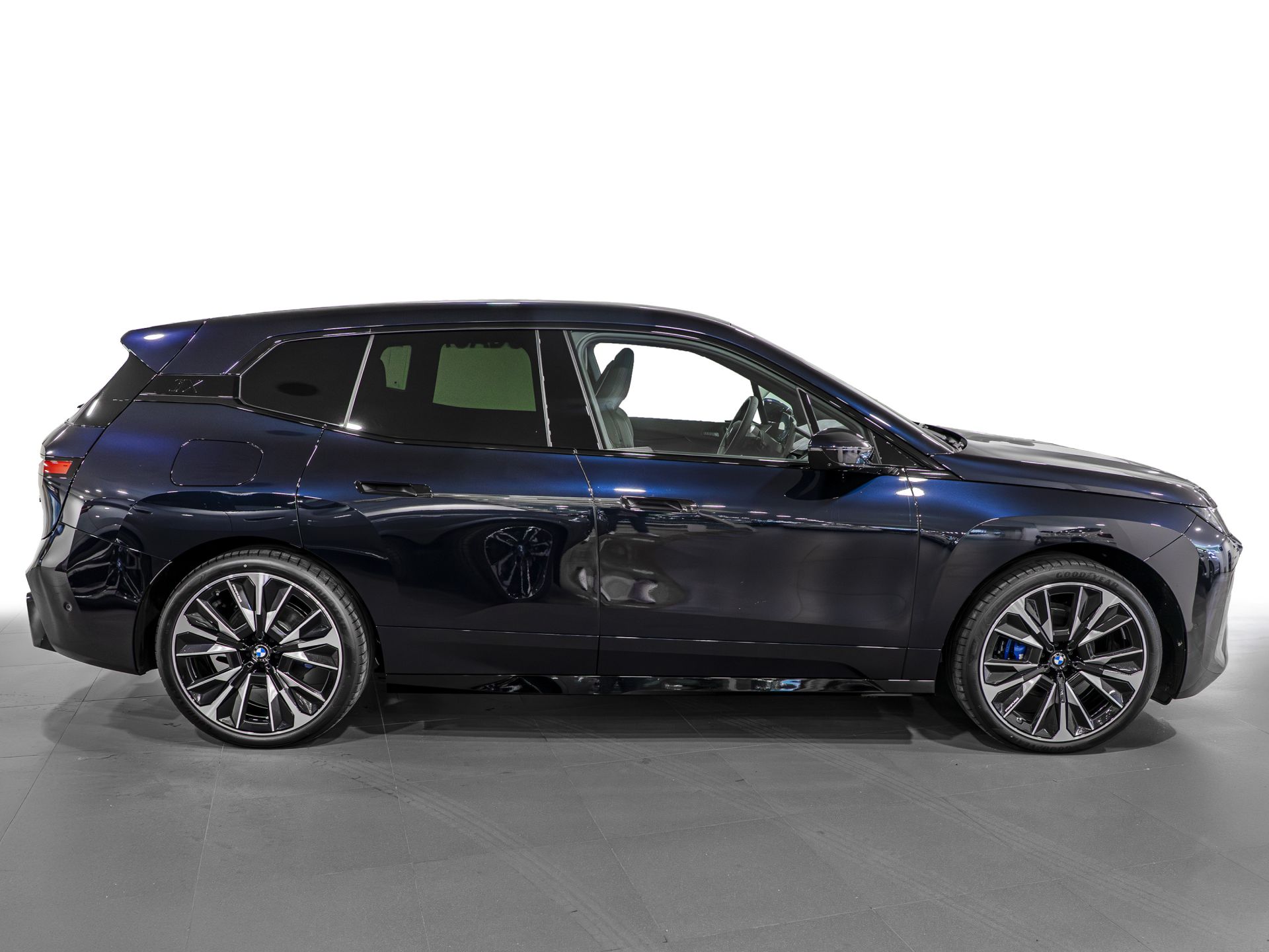 BMW iX - 3