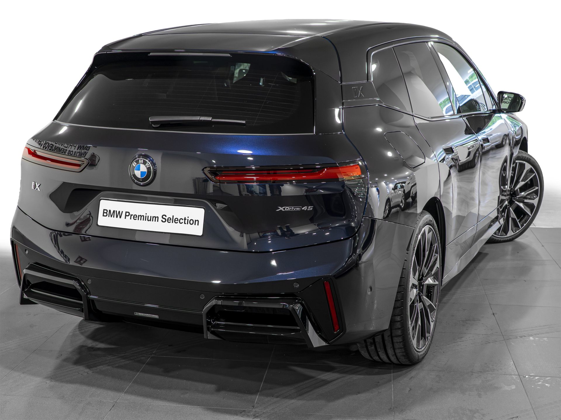 BMW iX - 4