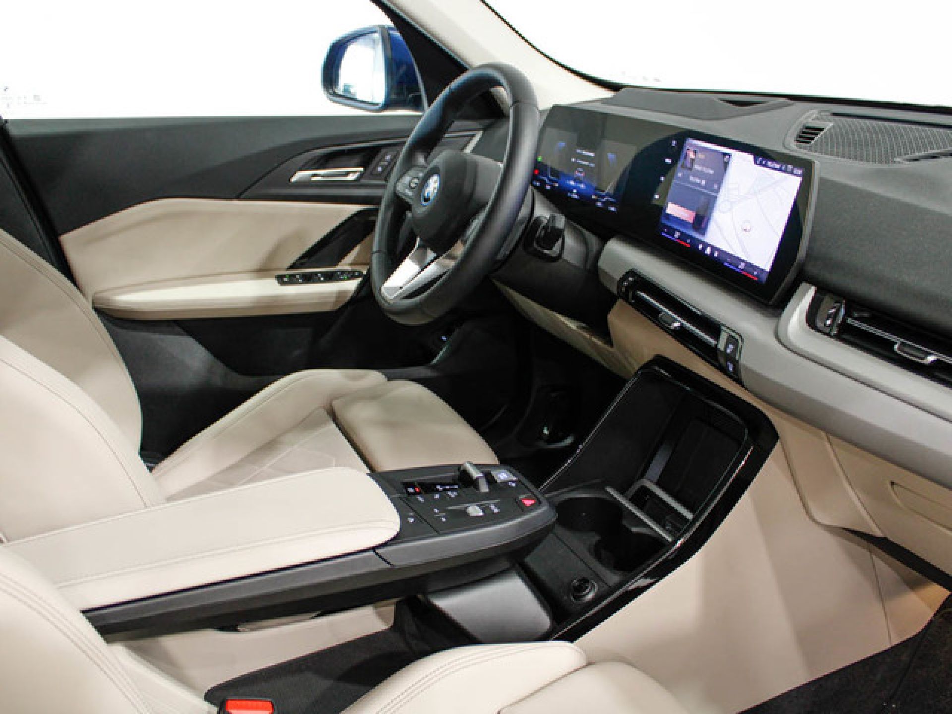 BMW iX1 - 8