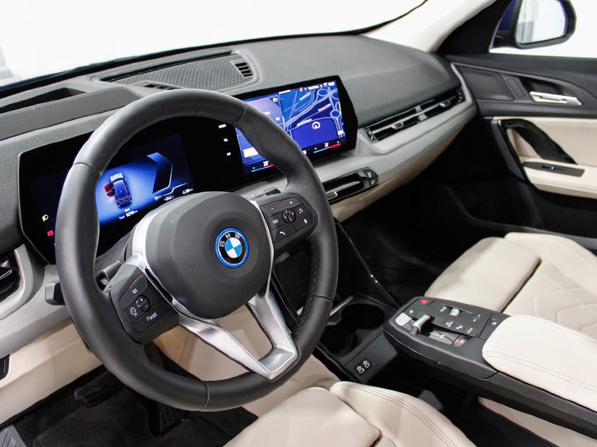 BMW iX1 - 11