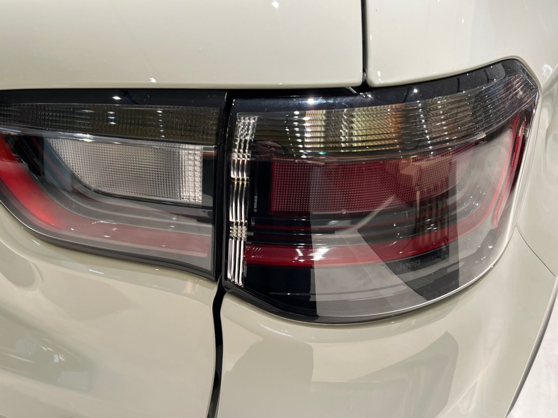 Jeep Compass - 10