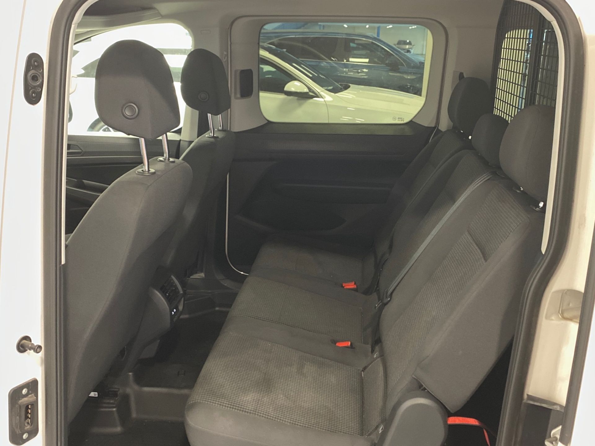 Volkswagen Caddy - 12